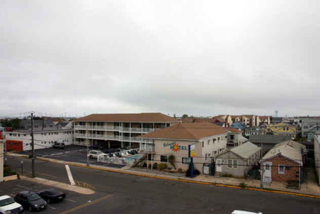 View facing north.