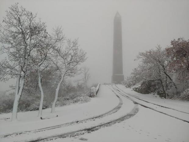 Figure 4. A snowy scene at High Point Monument (Sussex) on the morning of October 30th where 2.7” of snow fell (courtesy of Sean Robert). A snowy scene at High Point Monument on the morning of October 30th