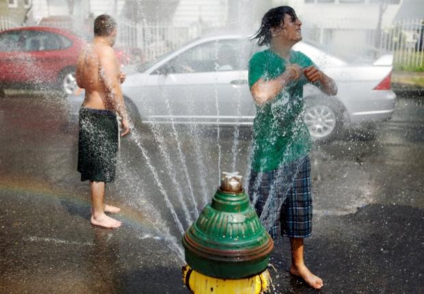 (Photo credit: Zach Ornitz /The Star-Ledger) Heat wave photo